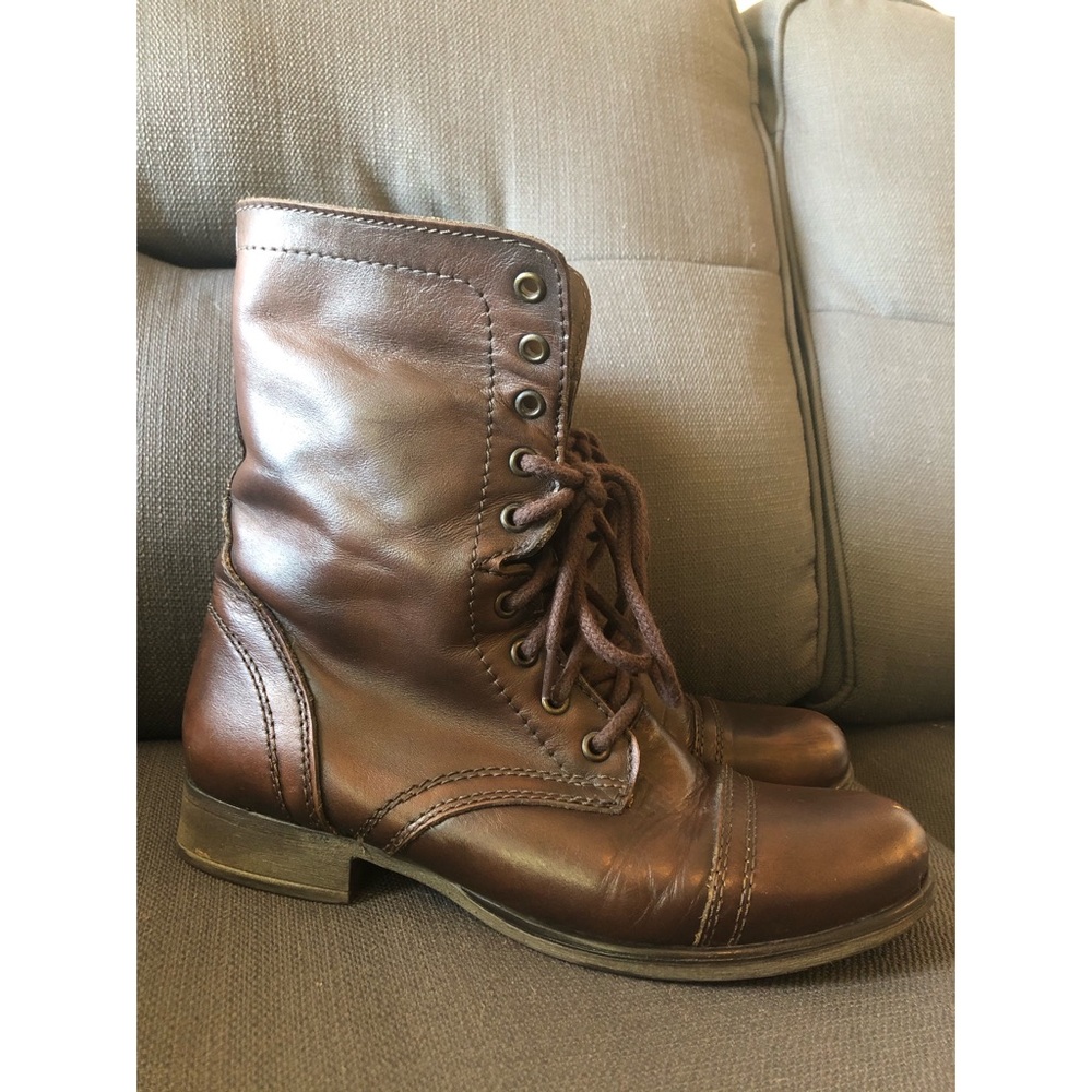 Authentic Steve Madden Troopas